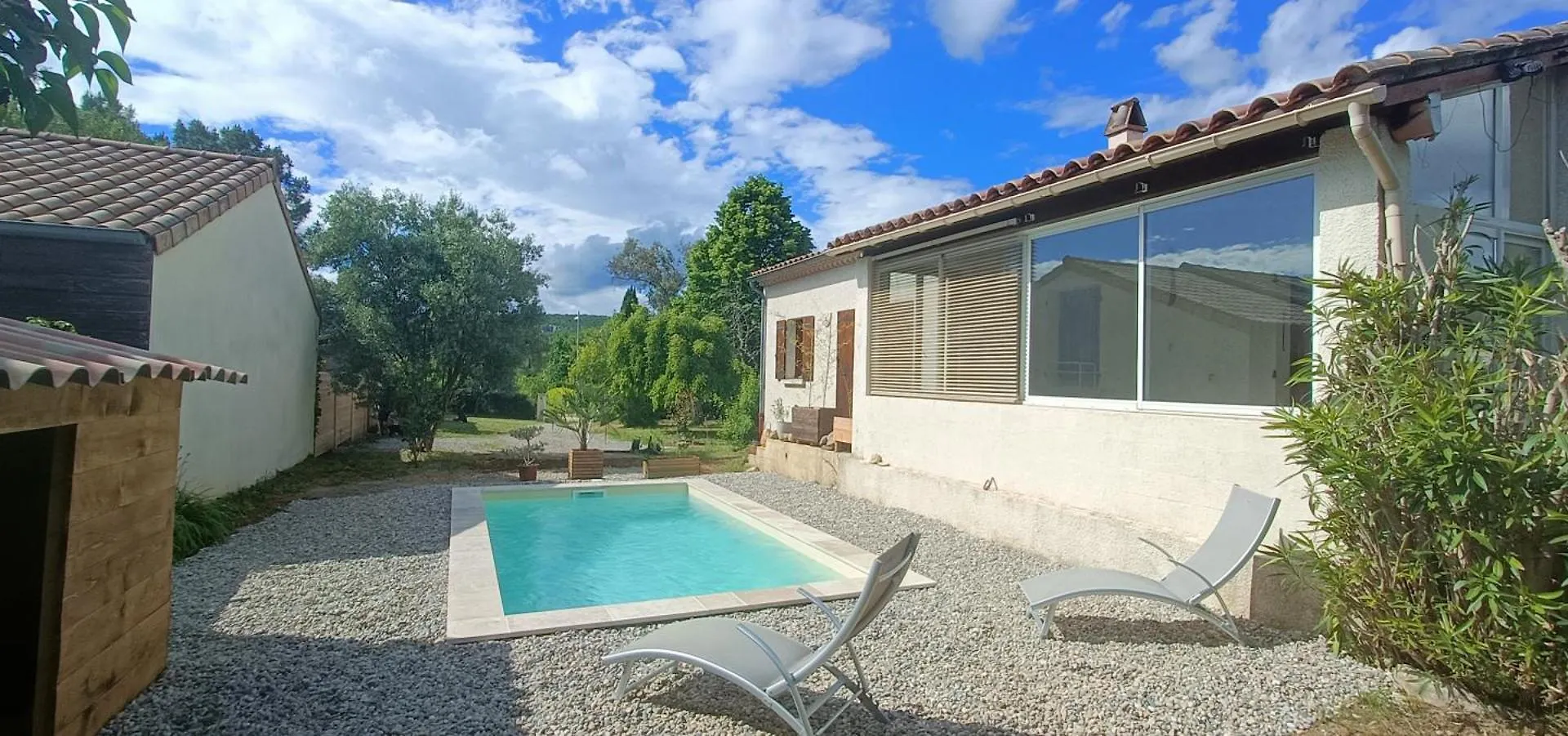 Gite Des Voisins Pradons Holiday home